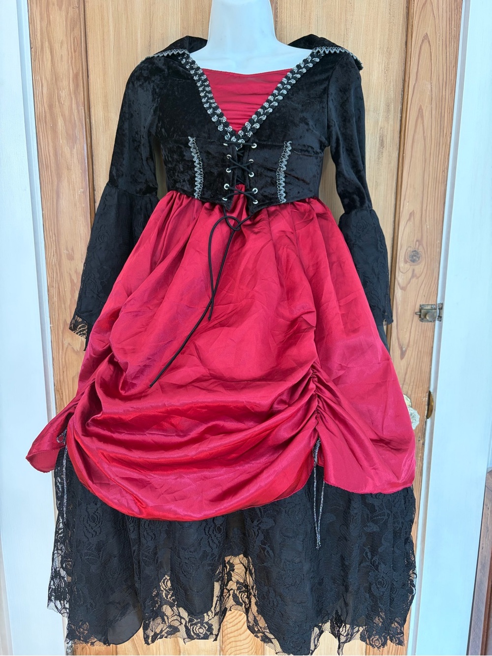 Girls Black and Red Gothic Renaissance Costume Dress